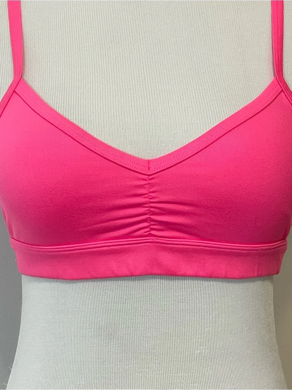 NWOT Alo Yoga Neon Pink Glow Yoga Multi-Strap Back Sports Bra Size XS